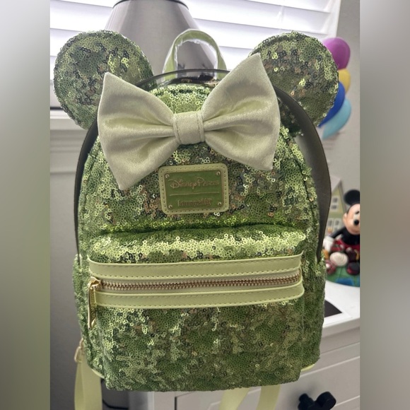 Disney Handbags - Disney Parks Exclusive - Green Sequin
Loungefly (NWT)